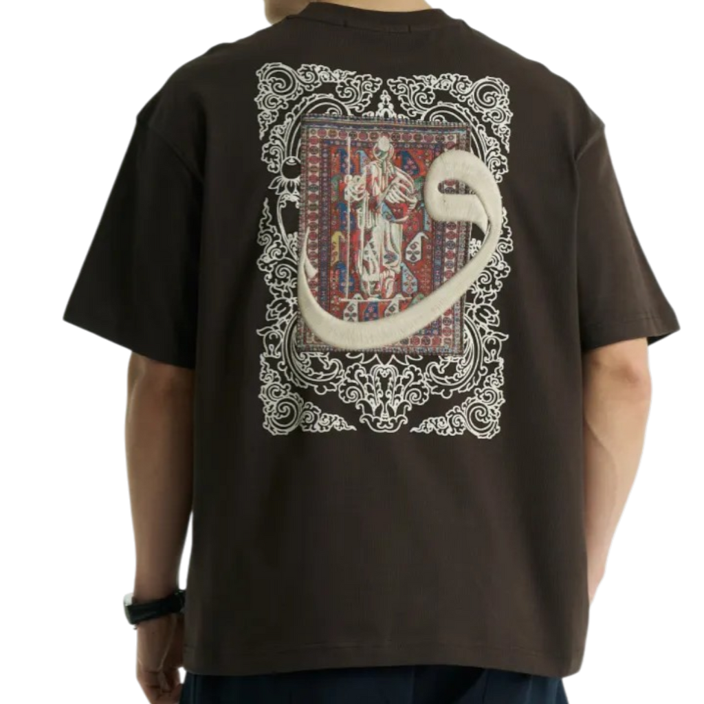 Ornate Waw (و) Calligraphy Oversized Tee